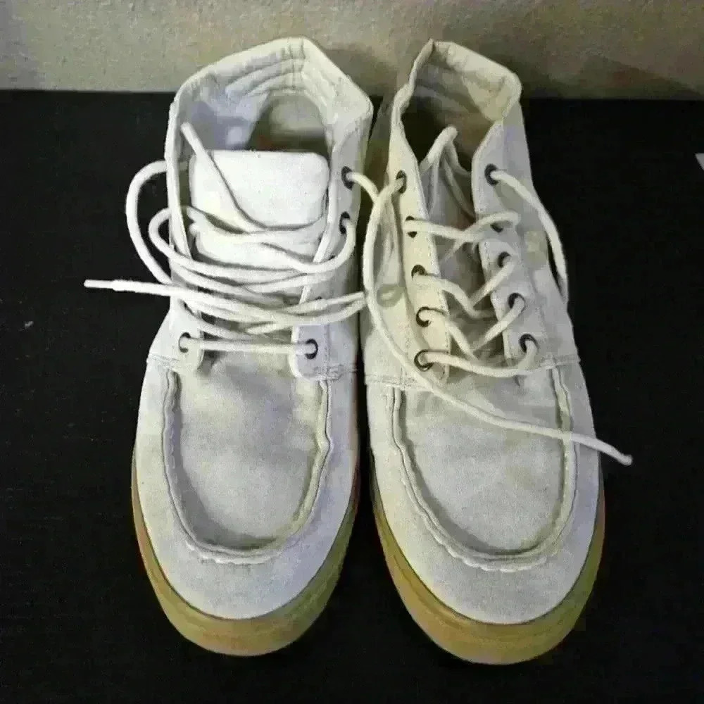 OLD NAVY MENS OFF WHITE HIGH TOP TENNIES. SIZE 9